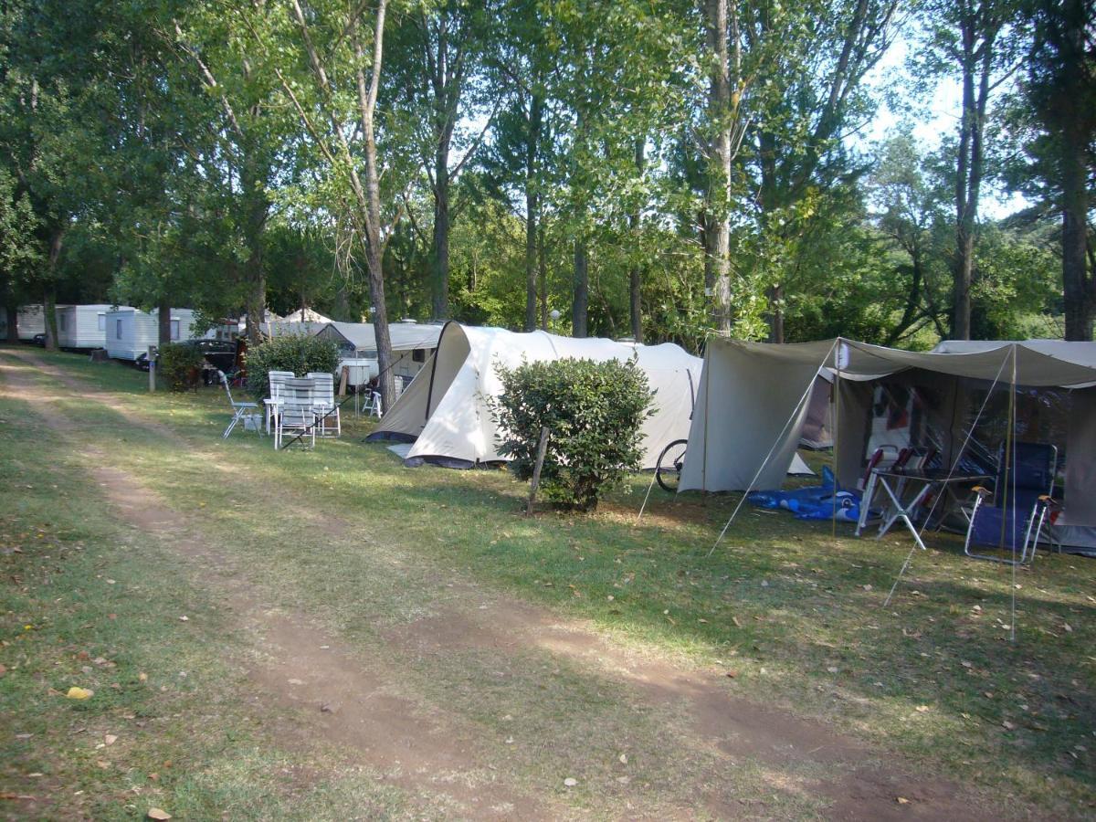 Camping De Graniers Hotel Monoblet Kültér fotó