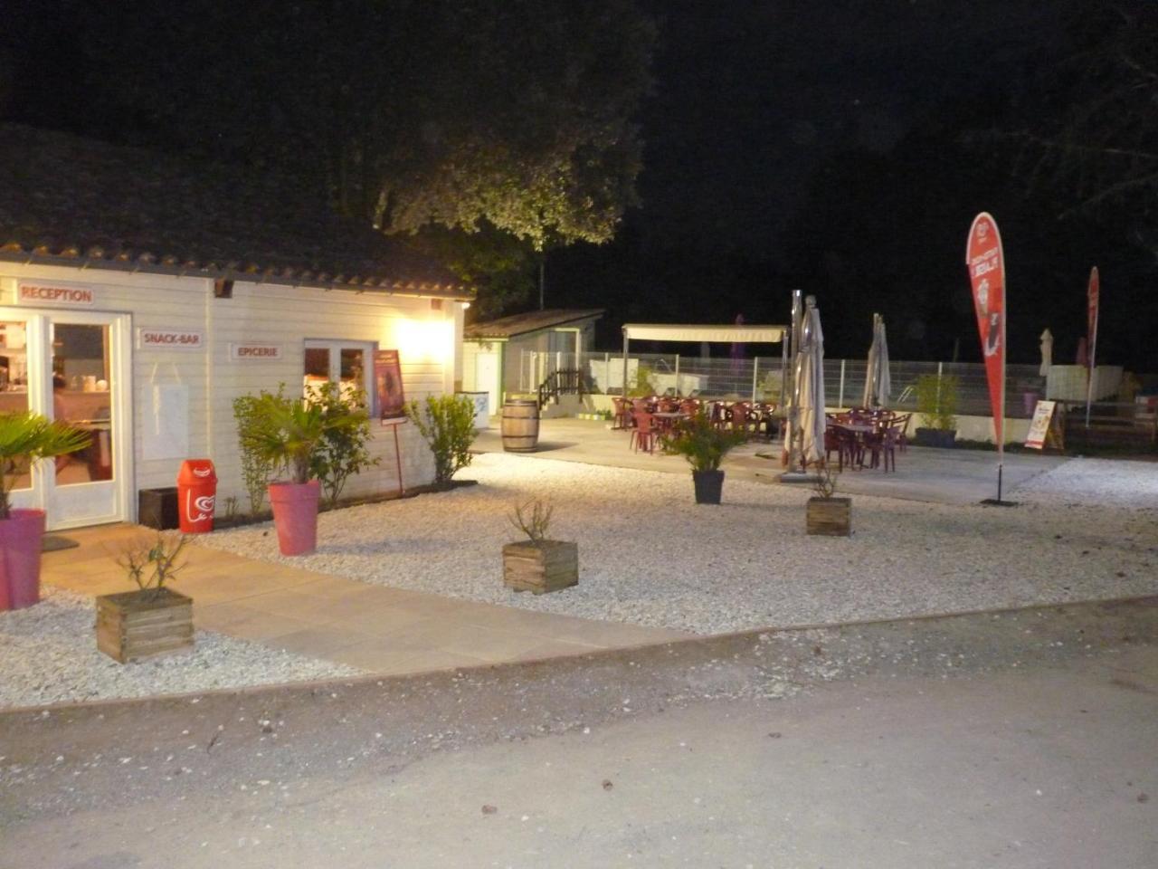 Camping De Graniers Monoblet Kültér fotó